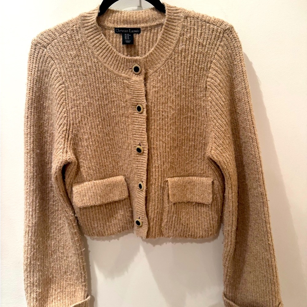 Christian Lacroix Beige lightweight blend with Wool Sweater.
Size XS